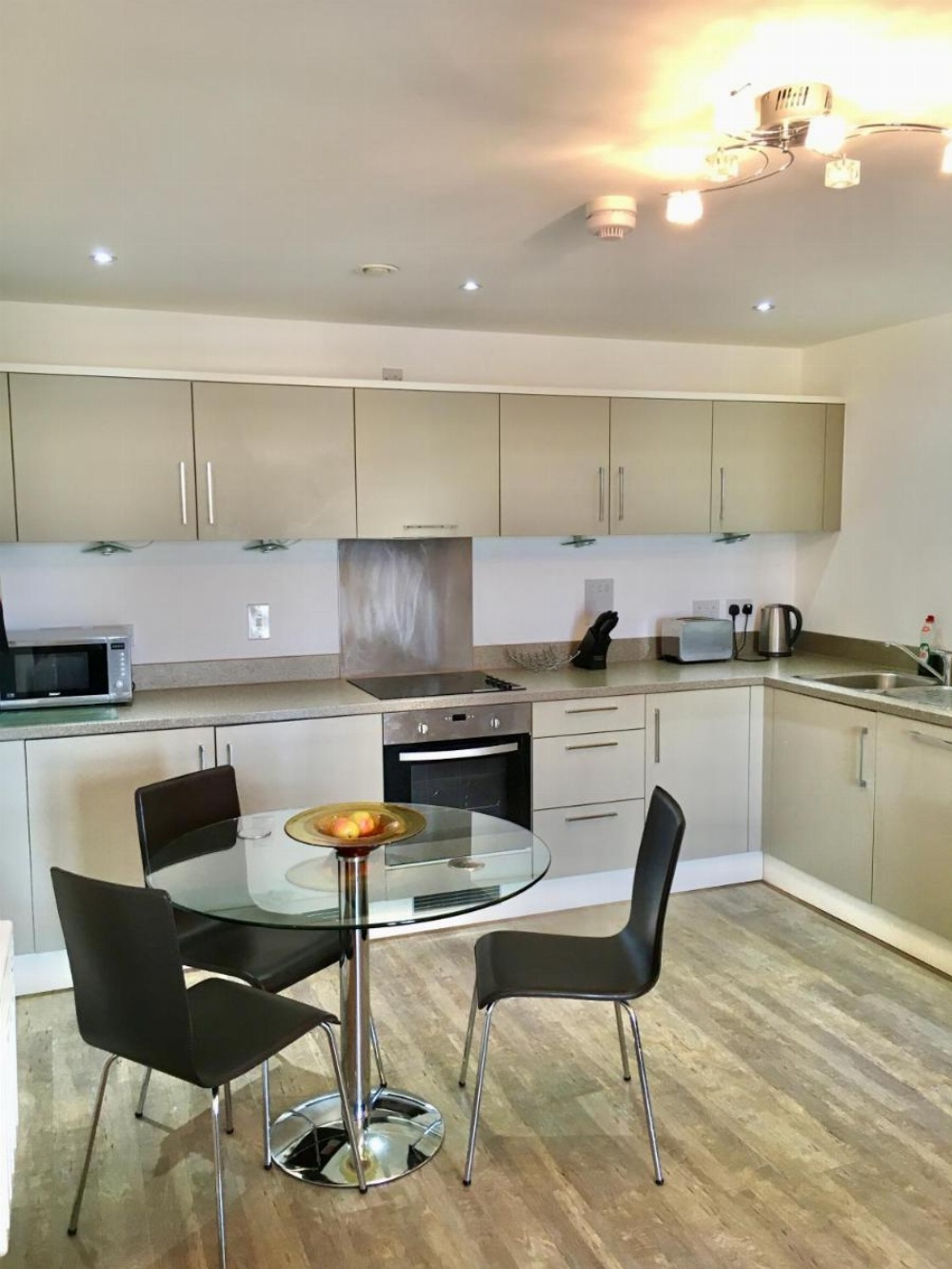 New Central Woking 1 and 2 Bedroom Apartments with Free Gym, close to Train Station Image 27